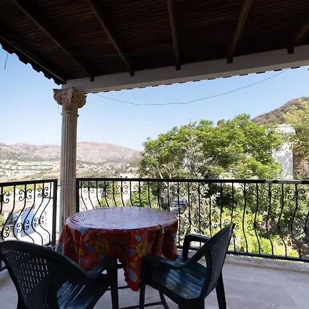 Charming House With Amazing Sea View In Bodrum 빌라 규무슬럭