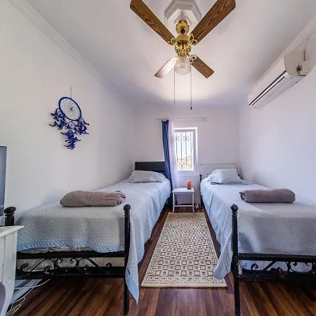 Charming House With Amazing Sea View In Bodrum 빌라 규무슬럭