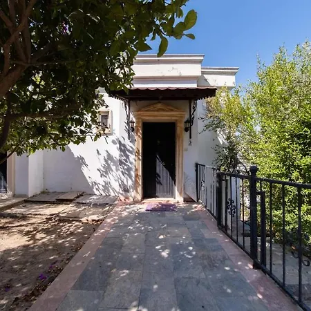 Charming House With Amazing Sea View In Bodrum Gümüşlük